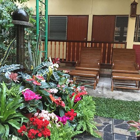 Siriwan Guesthouse Chiang Mai Exterior photo