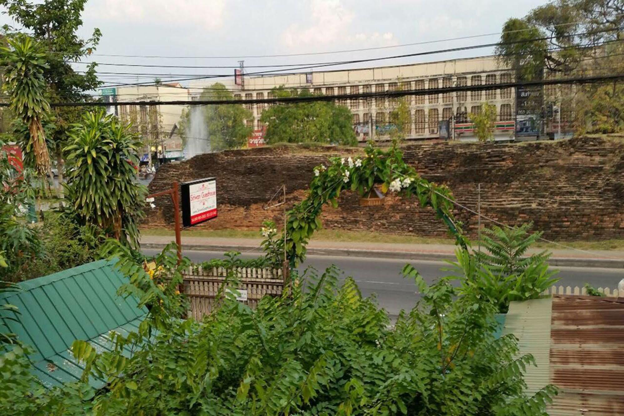 Siriwan Guesthouse Chiang Mai Exterior photo