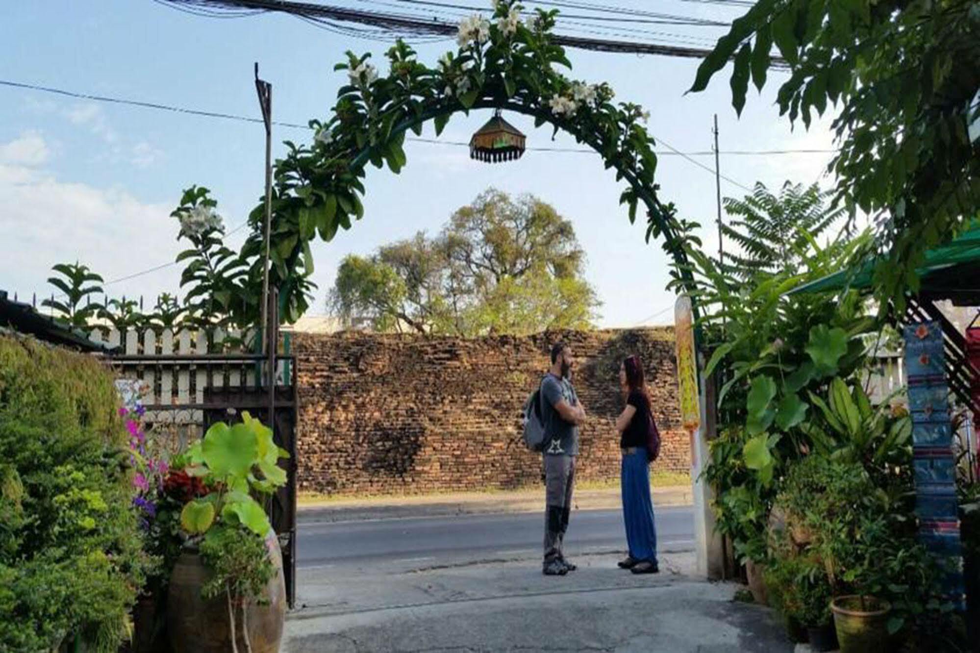 Siriwan Guesthouse Chiang Mai Exterior photo